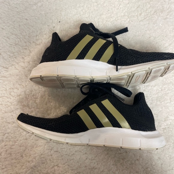 Adidas Women’s Swift-run - Picture 3 of 7